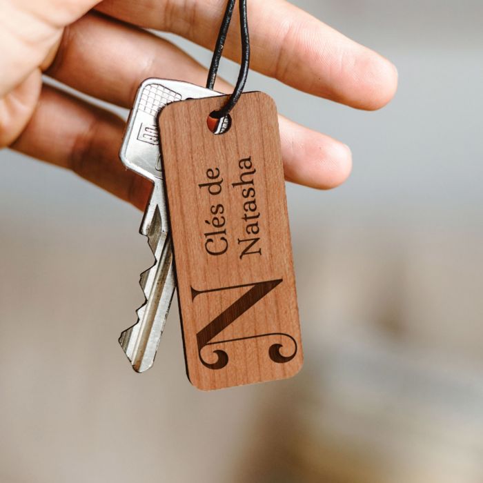 Porte-clés personnalisé en bois avec monogramme