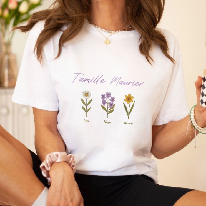 T-shirt personnalisé avec fleurs de naissance